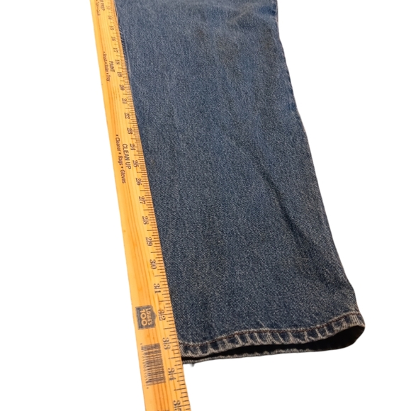 L.L. BEAN MEN'S SIZE 40×34 DENIM BLUE JEANS. - Picture 4 of 6